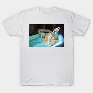 Klaus in the Bath - Umbrella Academy T-Shirt